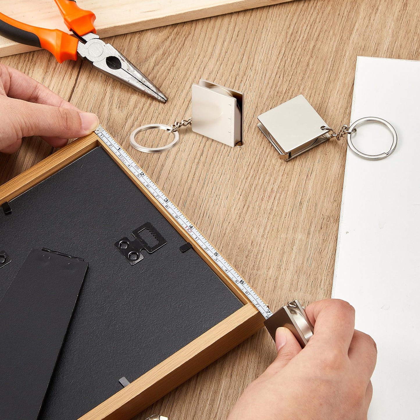 Quelay 2 Pcs Mini Measuring Tape Metal Keychain Tape Measure up to 51.97 Inches/ 4.33 ft Metric Measurement Small Retractable Measure Keychain (Silver)