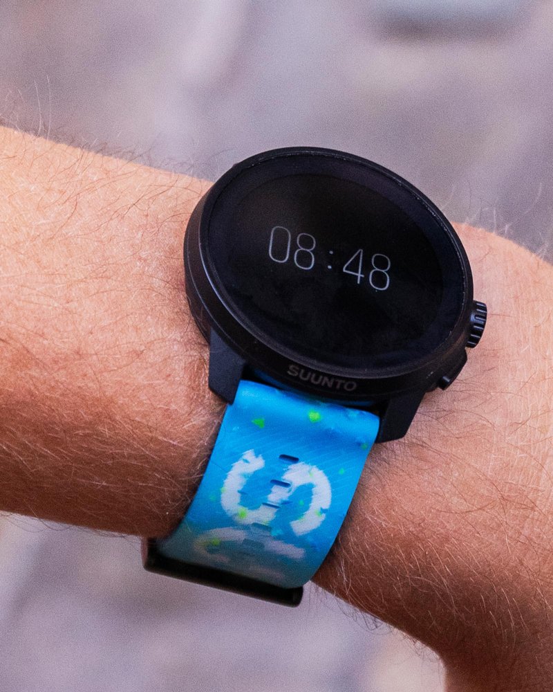 SUUNTO 22mm Athletic 6 Silicone Strap, Power Blue S+M, Compatible with Ocean, Vertical 1/2, Race 1/2, Race S, 9 Peak Pro, Run, 9 Peak, and 5 Peak
