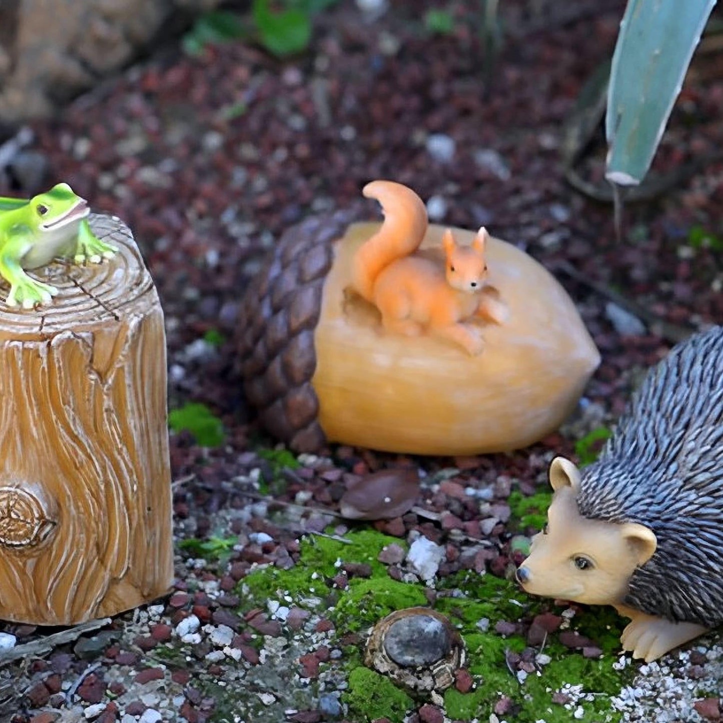 niwhydi Key Hiders Outside Acorn Squirrel Figurine Hide A Key Outdoor House Spare Keys Lockbox Containers Secret Decorative Compartment Safe Storage Box for Yard Garden Geocaching Indoor