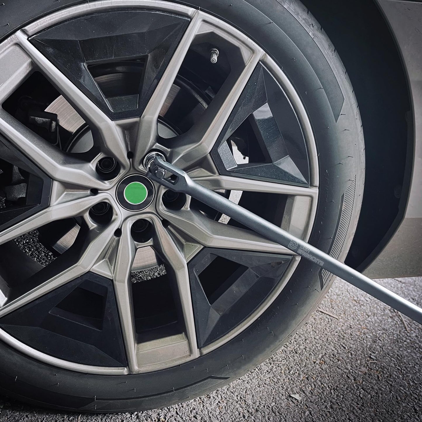 16-inch Dual Drive Breaker Bar, 3/8" & 1/2" Drive, Heavy Duty Breaker Bars with 360° Rotatable Head, Spring-loaded Detent Ball, Premium Chrome Vanadium Steel with Black Powder Coating