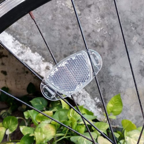 MFC PRO Bike Wheel Reflectors, 2PCS Plastic Bicycle Wheel Reflectors for Night Riding, Safety for Road Mountain Bicycle Night Riding (White)
