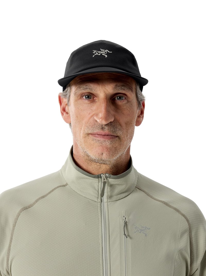 Arc'teryx Gamma 5 Panel Cap | Softshell Cap for Sun (and Rain) Coverage | Black/Arctic Silk, Large X-Large