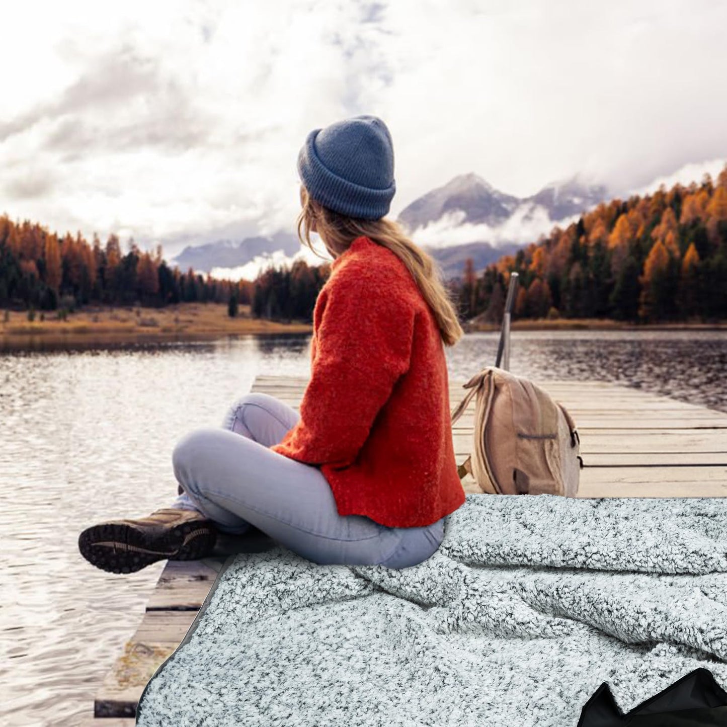 KawaGebo Kamp Sherpa Warm Outdoor Camping Blanket - Waterproof Stadium Blanket for Cold Weather, Camp, Sports Mom and Concert - Camping Quilt 80" X 58" (Black)