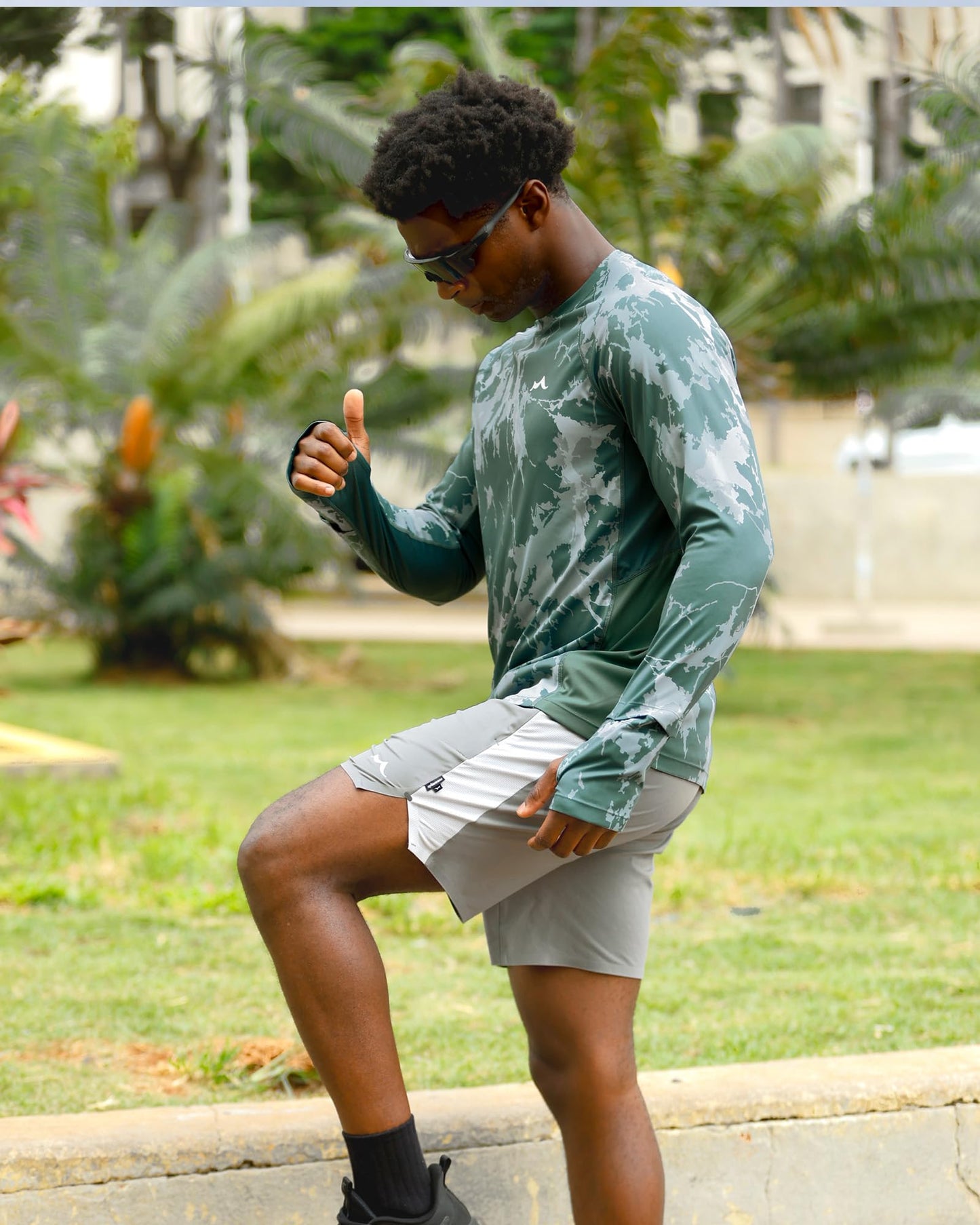 maamgic Mens Swim Shirts UPF 50 Stylish Long Sleeve Rash Guard Breathable