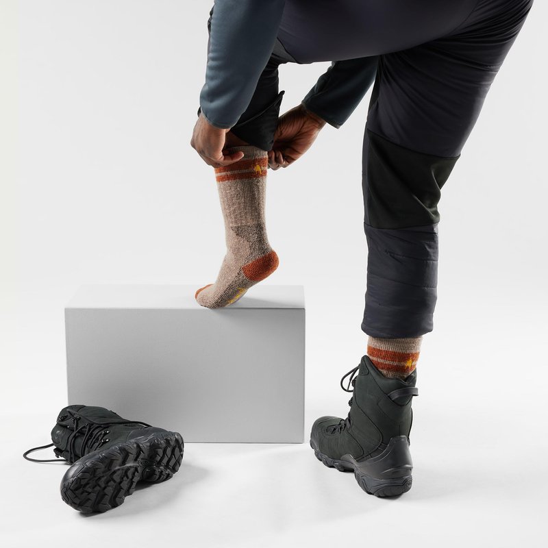 Smartwool, Men's, Mountaineer Maximum Cushion Tall Crew Socks, Fossil, Large