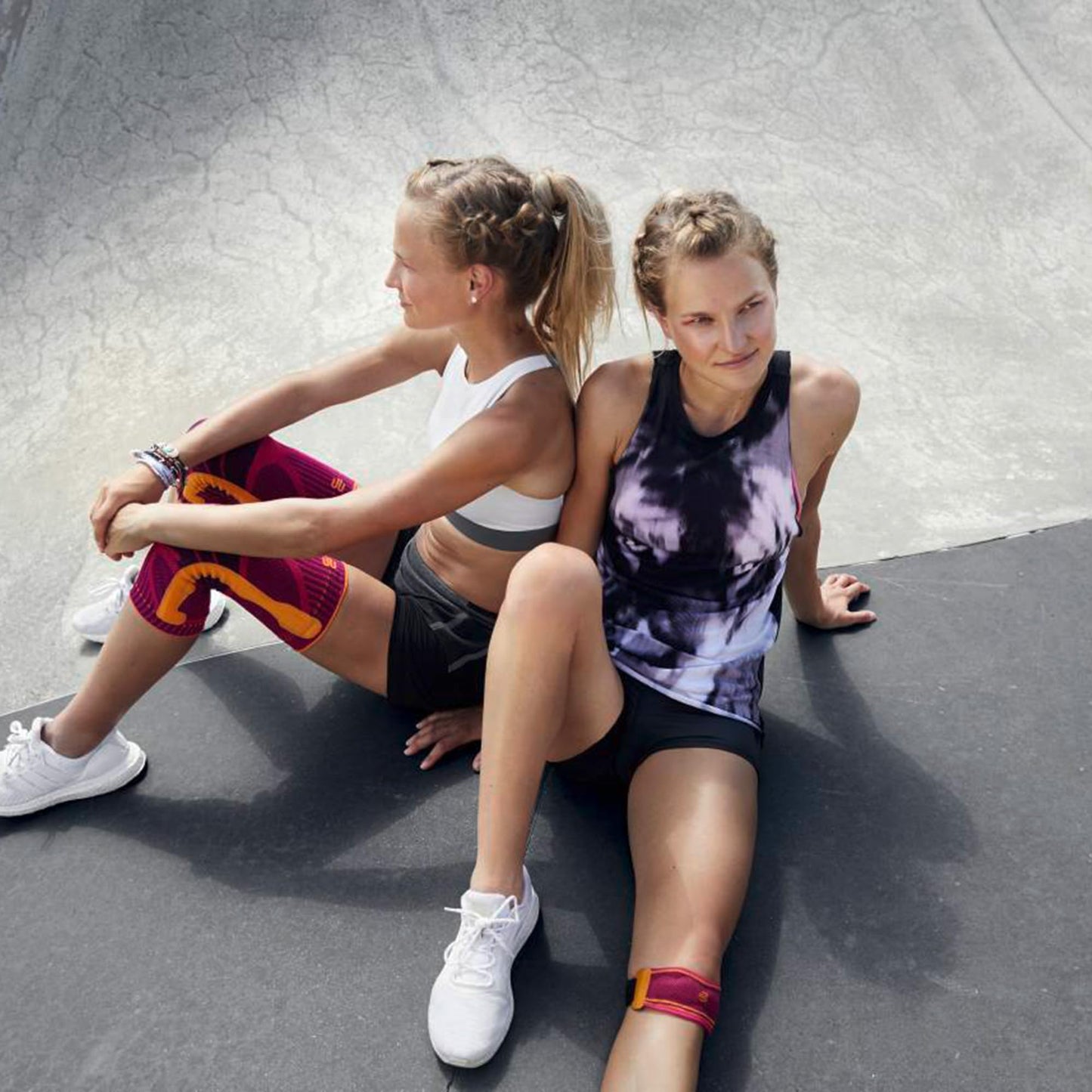 Bauerfeind Sports Knee Strap - Patella Support - Rivera, Medium