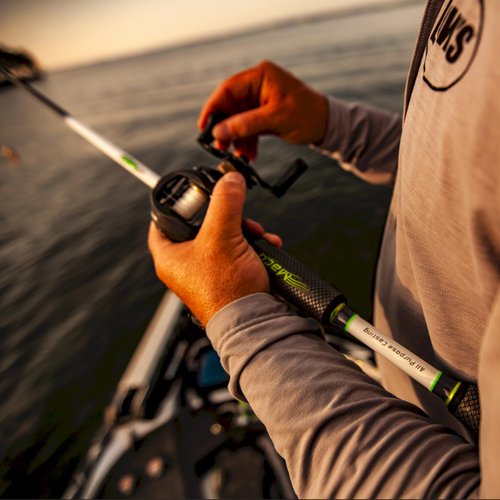 Lew’s MACH 1 Spinning Fishing Rod, 7-Foot, 1-Piece IM7 Graphite Rod with Medium Power and Fast Action, Winn Dri-Tac Split-Grip