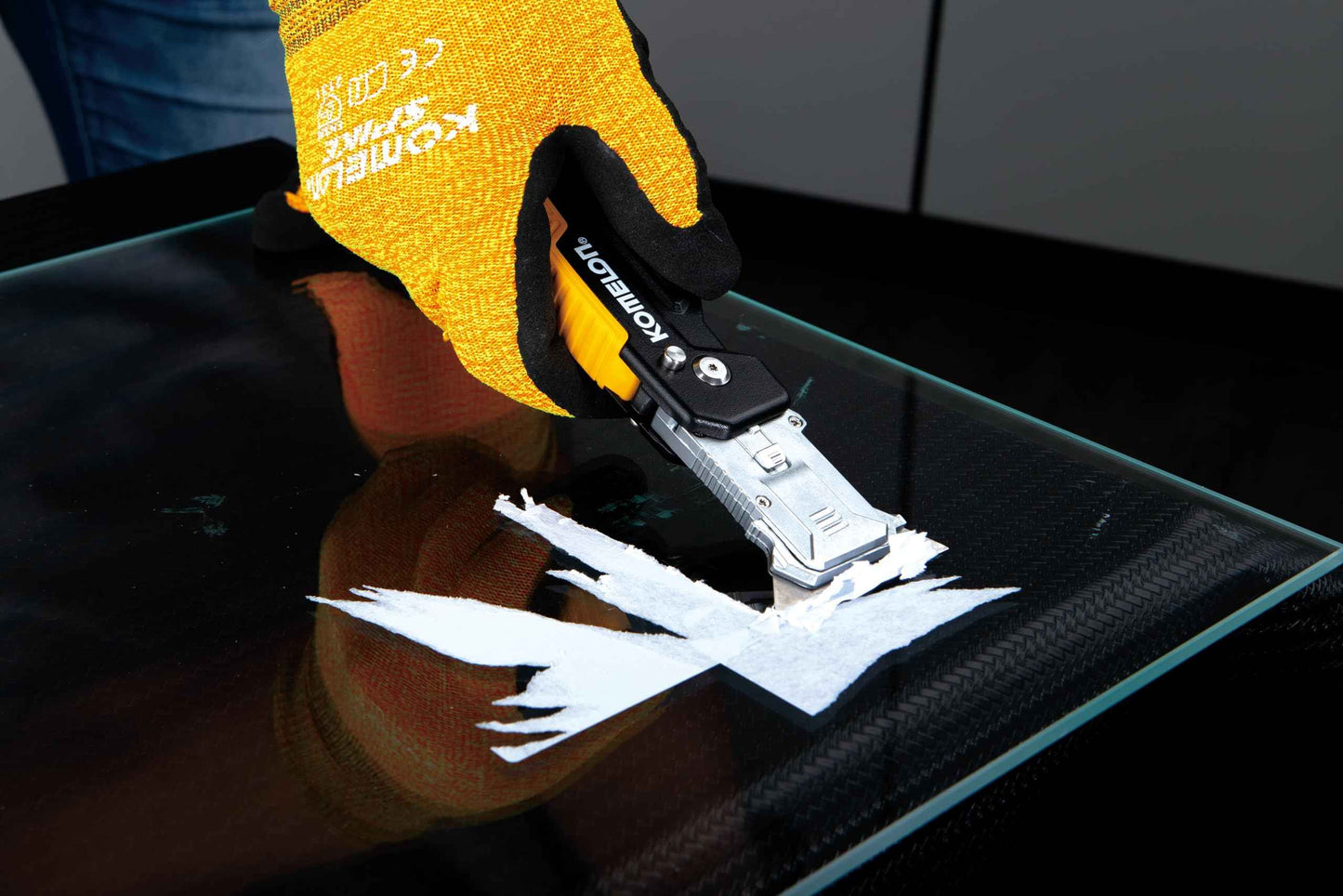 Komelon Folding 2-N-1 Utility Knife & Scraper