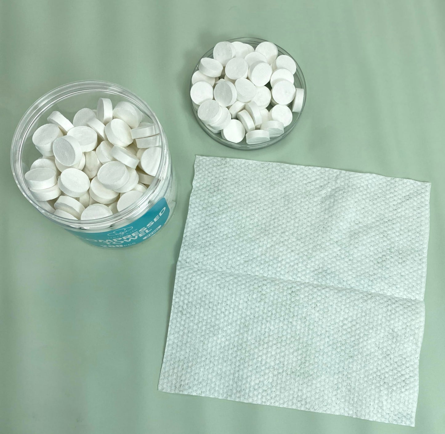 200 Pcs Mini Compressed Towels, Disposable Cleaning Towel, Compressed Hand Wipe, Camping Towel, Portable Compressed Coin Tissue for Travel/Home/Outdoor Activities（8X8.5in）