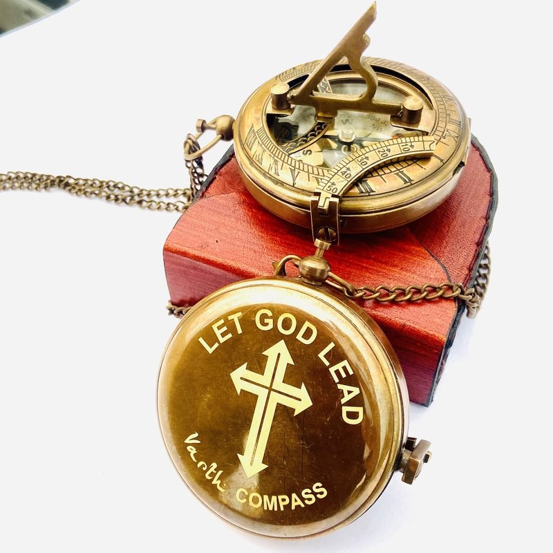 Varth Antique Brass Pocket Compass Vintage Nautical Gift with Famous Scripture Quote Engraved Baptism Gifts with Leather Case for Loved Ones, Son, Love, Partner