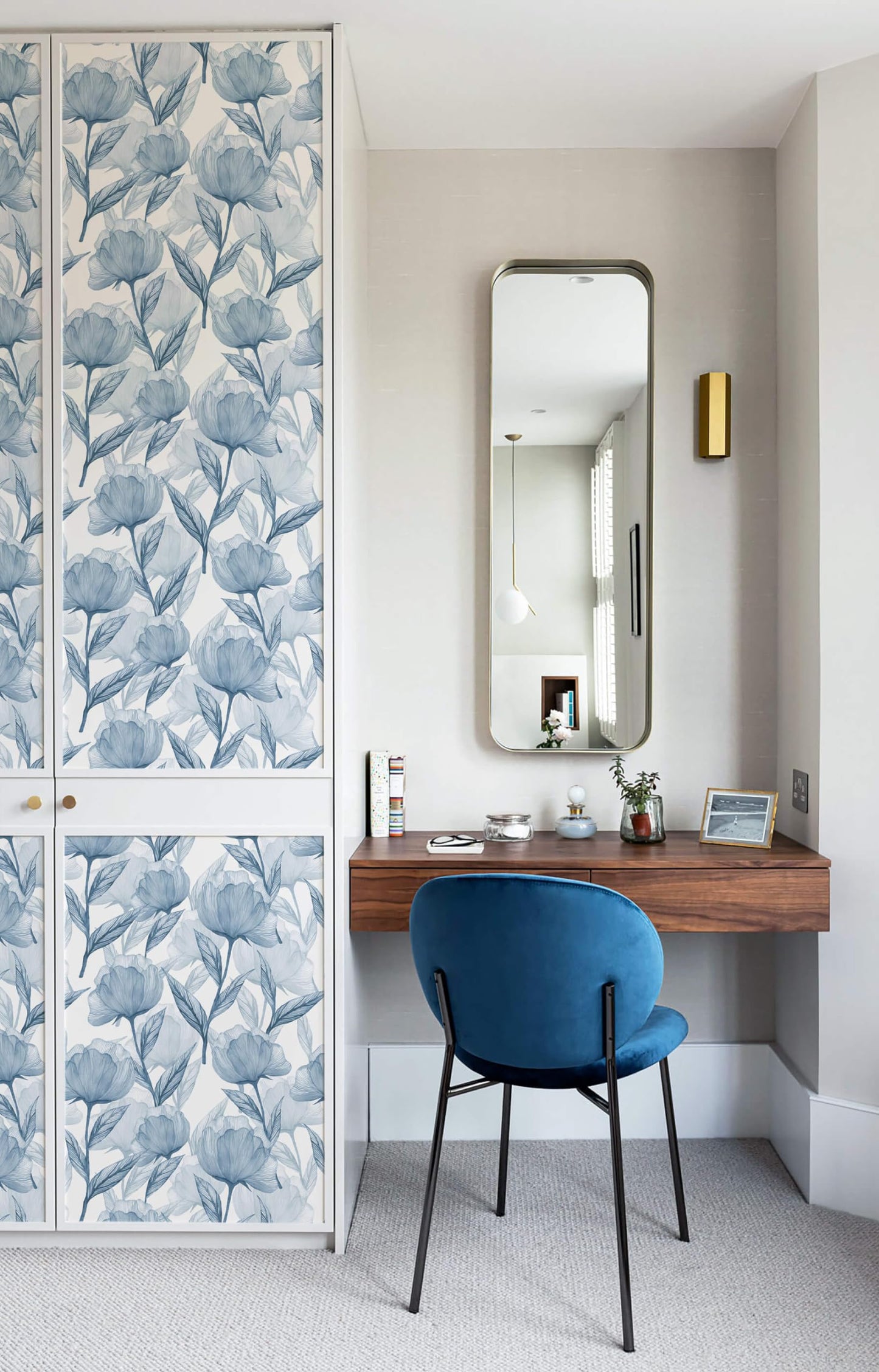 Heroad Peel and Stick Wallpaper Blue Floral Contact Paper Boho Large Floral Wall Paper Modern Removable Self Adhesive Wallpaper for Cabinets Bedroom Bathroom Waterproof Vinyl Roll 17.3"x78.7"