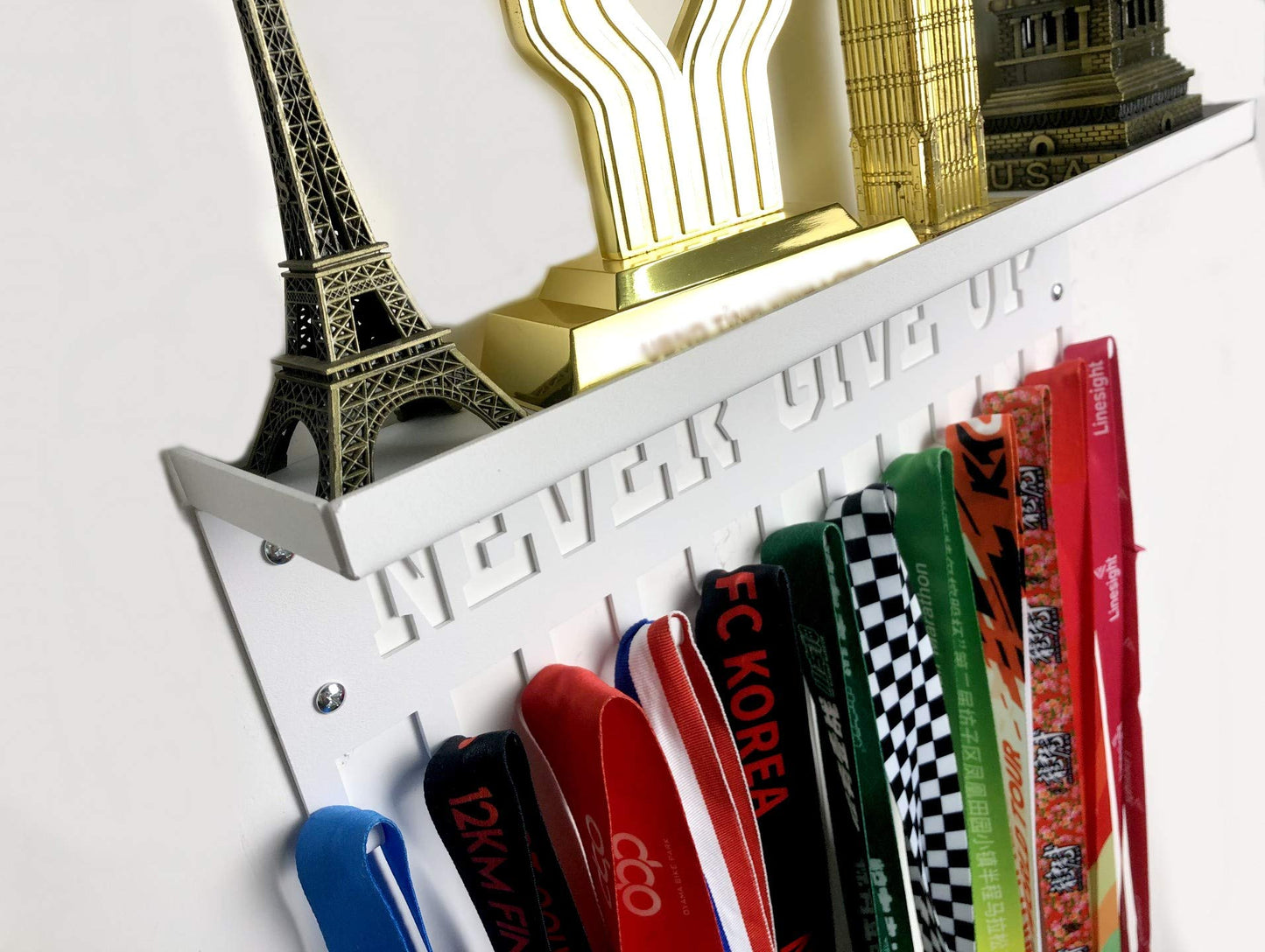 URBN BY MODERN HOME FINISHINGS Never Give Up Sports Awards Medal Hanger Display, 3" Trophy Shelf Medal Holder with Hooks, Easy Install Wall Shelf and Ribbon Holder White Wall Shelf