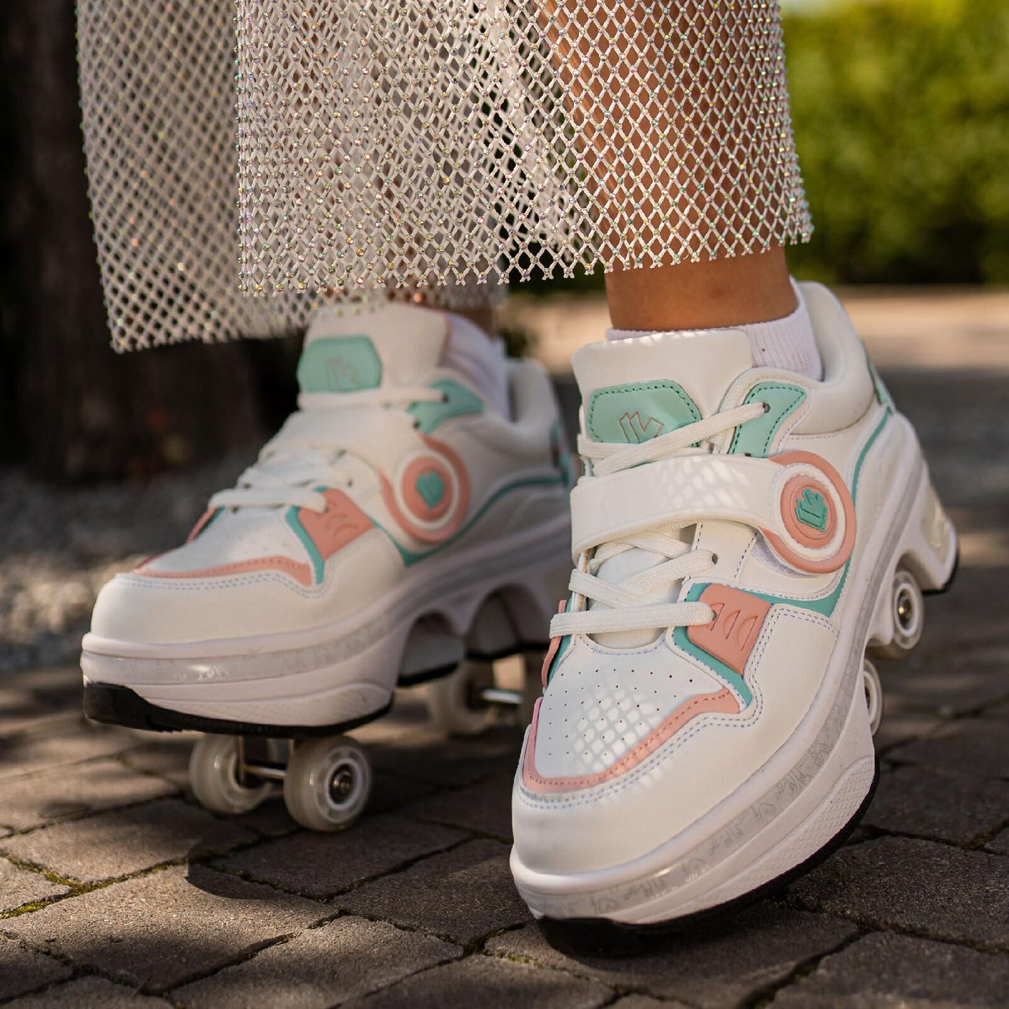 2-in-1 Roller Skate Shoes - Unisex Retractable Roller Skates with 4 Wheels,Skating Shoes for Indoor & Outdoor Fun