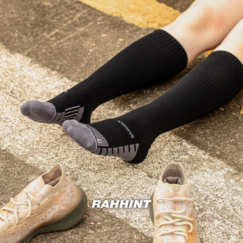 Rahhint Compression Socks for Flying 20-30 mmHg Athletic Socks Knee High Padded Cushion for Long Distance Travel & Running