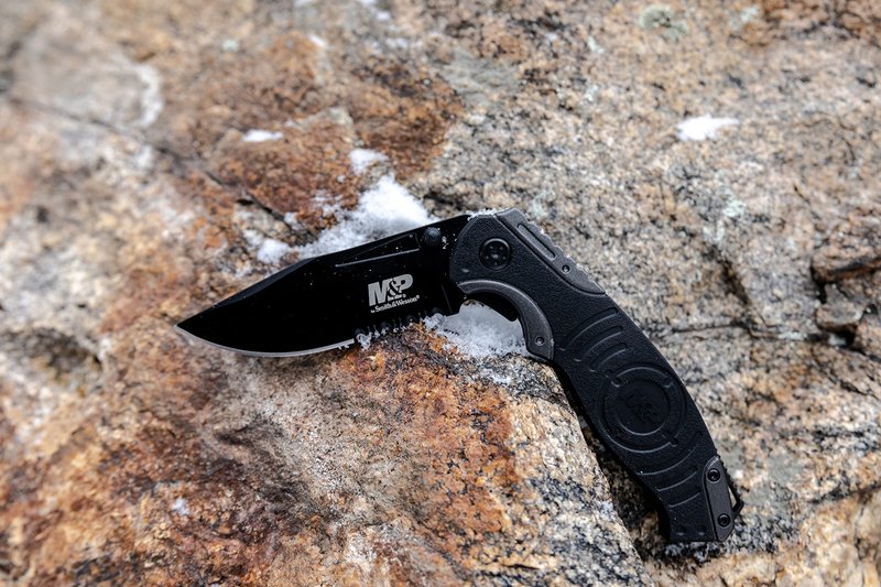 Smith & Wesson M&P SWMP13GS 8.2in High Carbon S.S. Folding Knife with 3.5in Serrated Clip Point Blade and Aluminum Handle for Outdoor, Tactical, Survival and EDC,Black