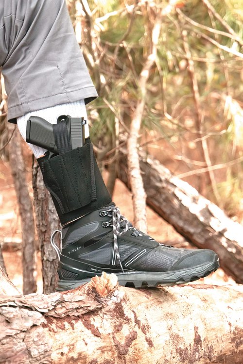 DeSantis Apache Ankle Rig - Concealed Ankle Holster, Elastic Ankle Holster, Conceal Carry Gun Holster for Revolver, Compatible with Most Small Revolvers - Left Hand Draw, Black