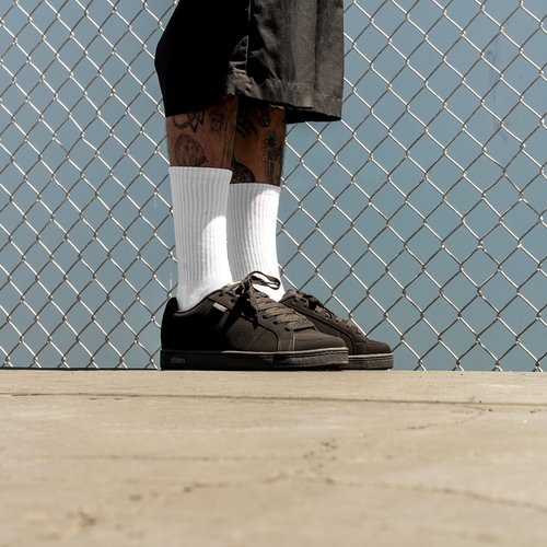 Etnies Kingpin - Classic Skate Heritage Fashion Style with on-Trend Puffy Look, Reinforced Cupsole - Black/Black - 10