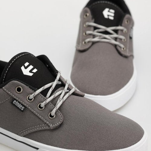 Etnies Jameson 2 Eco Sustainable Skate Style, Reinforced Cupsole, Cushioned Feel, Everyday Sneakers, Vegan - Dark Grey/Black/Red - 9.5
