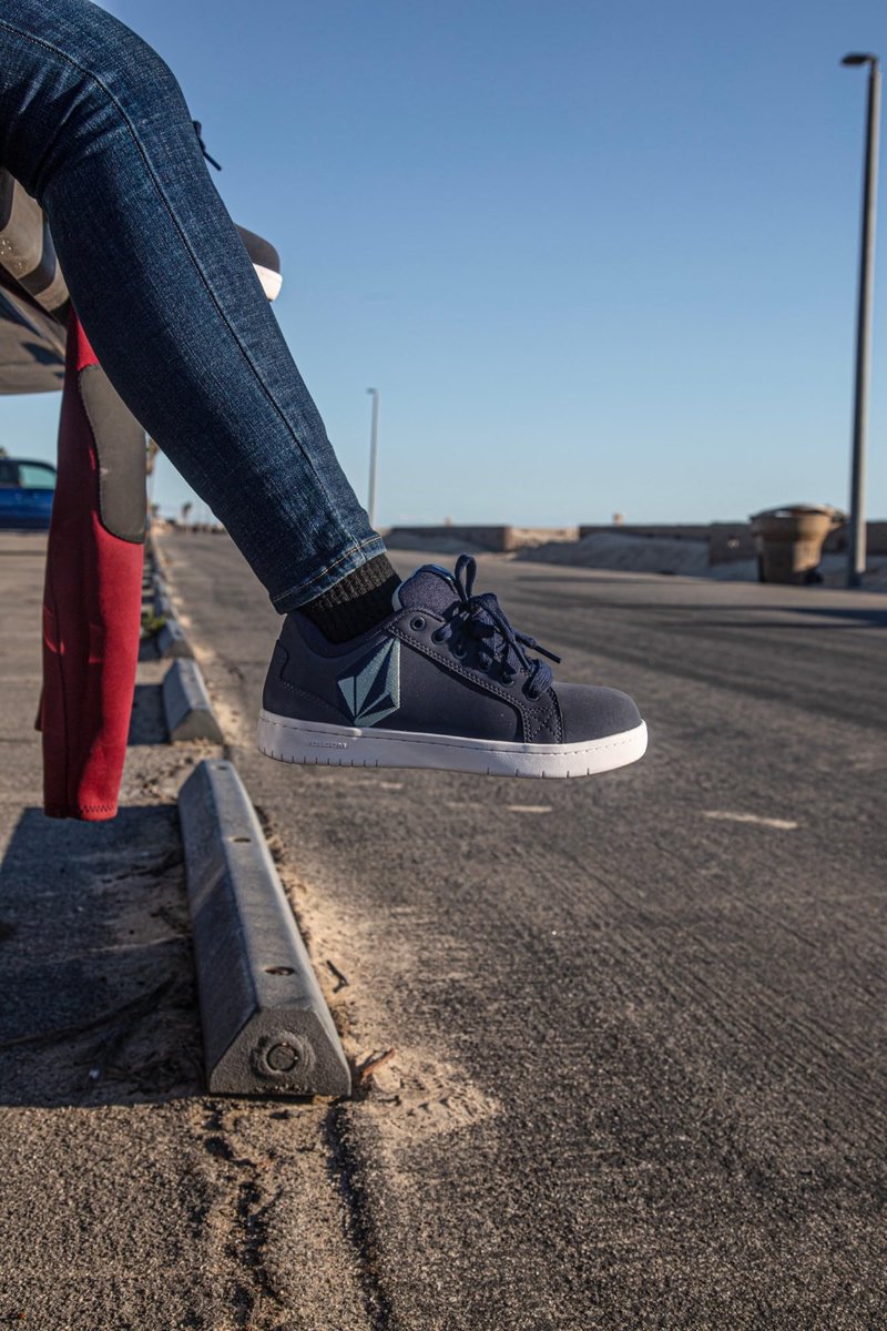 Volcom Women's Stone Composite Toe Navy 10 W