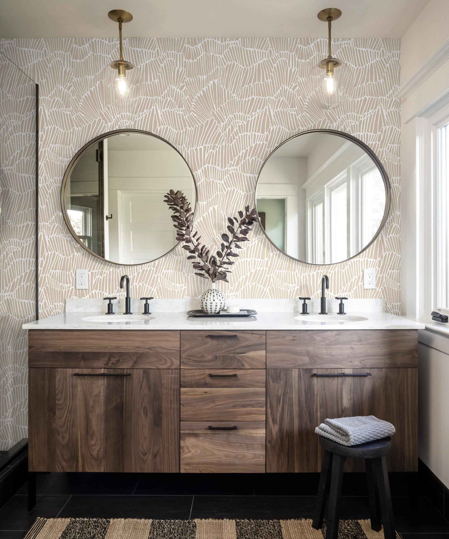 Guvana Beige Peel and Stick Wallpaper Boho Beige and White Contact Paper Modern Striped Self Adhesive Waterproof Wall Paper for Bathroom Bedroom Decor Removable Temporary Rv Wallpaper Roll 17.3"×787"