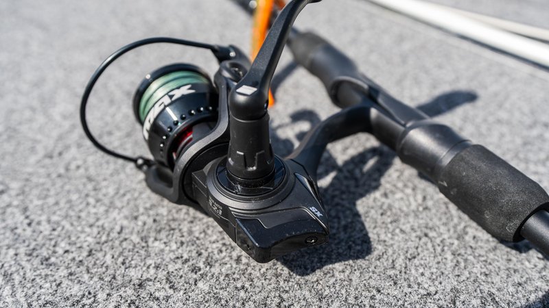 Abu Garcia Max SX Size 4000 Spinning Fishing Reel, High-Performance Freshwater Reel, A-Symmetric Carbon Frame and Rotor, Durable & Lightweight Construction, Max Drag of 14lb | 6.4kg