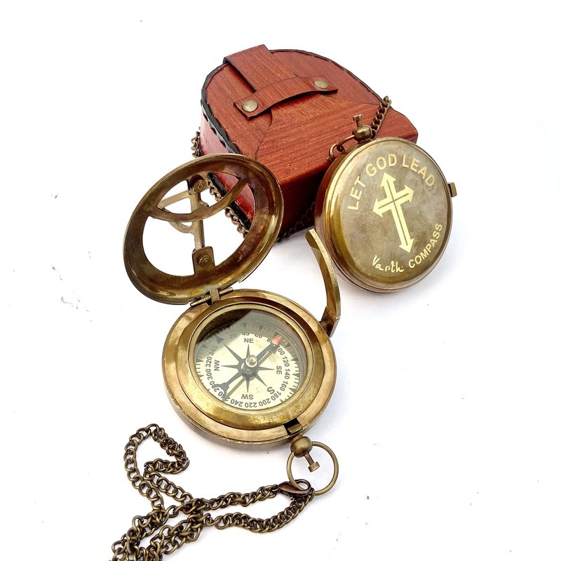 Varth Antique Brass Pocket Compass Vintage Nautical Gift with Famous Scripture Quote Engraved Baptism Gifts with Leather Case for Loved Ones, Son, Love, Partner