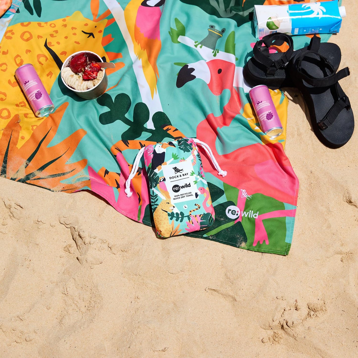 Dock & Bay Beach Towel - Quick Dry, Sand Free - Compact, Lightweight - 100% Recycled - Includes Bag - Wild Things - Extra Large (200x90cm, 78x35)