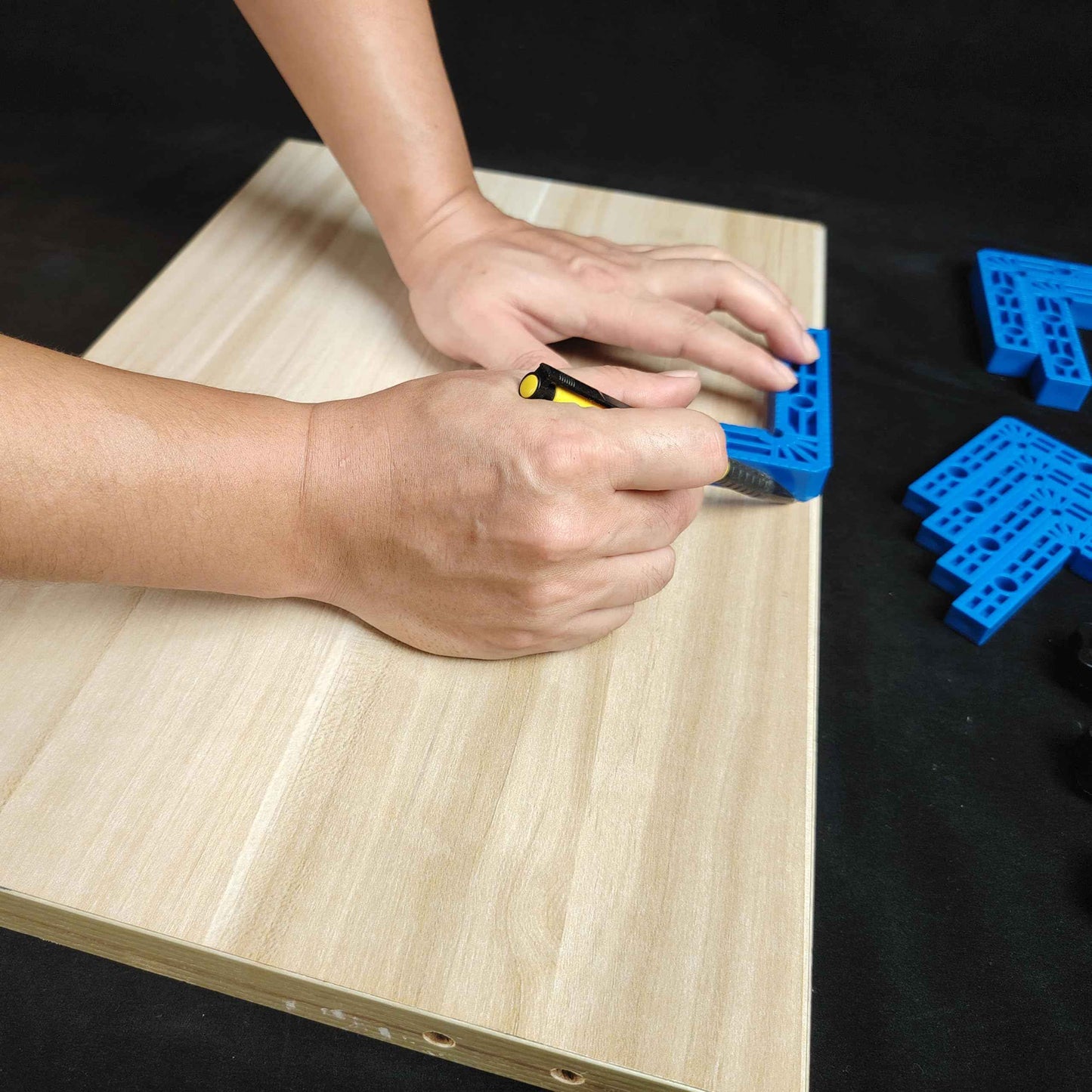 90 Degree Clamp,Positioning Squares, 3" 4" 2.3" Right Angle Clamp with 12 Clamping Squares,Corner Clamps Woodworking Tool for Pictures Frames Cabinets Boxes,Blue