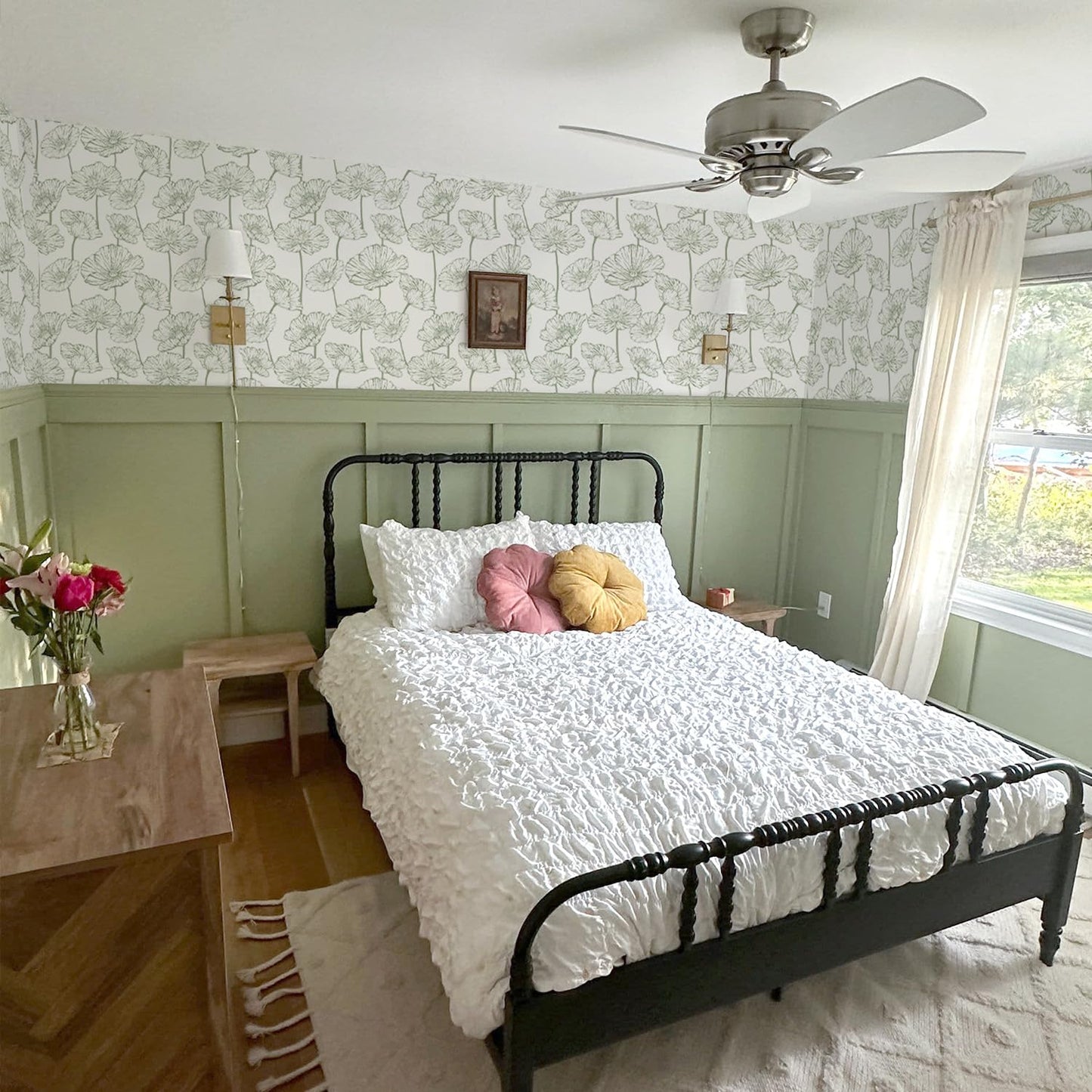 Orainege Floral Peel and Stick Wallpaper Boho Contact Paper Green and White Wallpaper 17.3inx118.1in Self Adhesive Removable Decorative Wall Paper for Bedroom Bathroom Cabinets Decor Vinyl