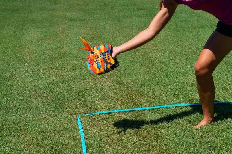 Waboba Battle Bird - Rethink Your Paddle Game – Backyard Set Includes: 2 Wearable Paddles, 2 Small Birdies and a Easy Court to Set-up with Stakes - Size 200 x 120 x 228 mm