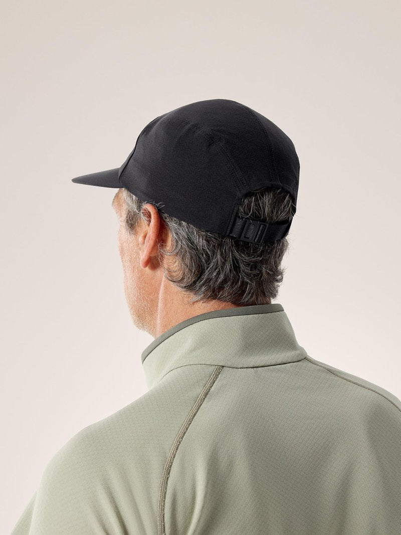 Arc'teryx Gamma 5 Panel Cap | Softshell Cap for Sun (and Rain) Coverage | Black/Arctic Silk, Large X-Large