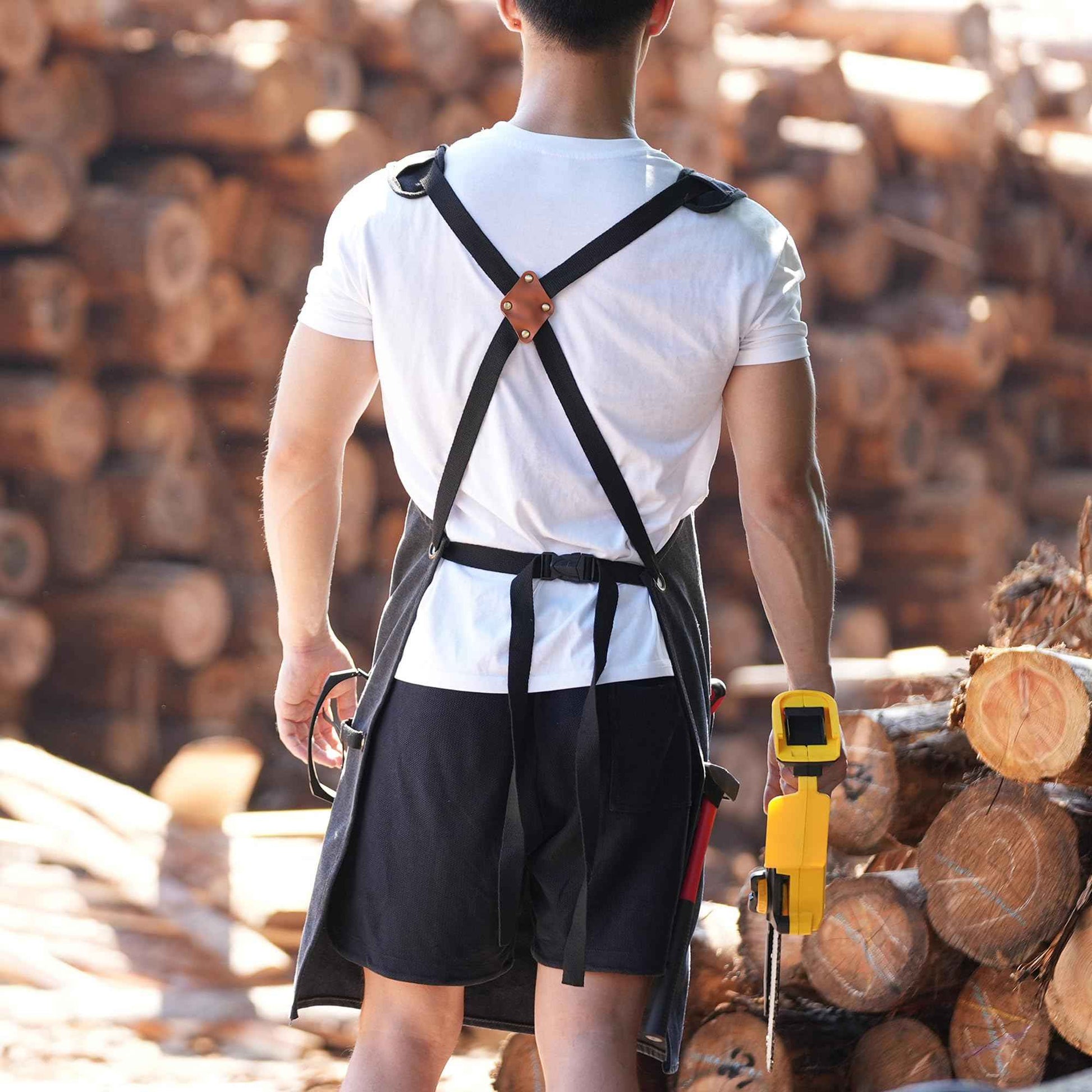 Tosewever Work Aprons for Men with Large Pockets, Canvas Cross Back Heavy Duty Adjustable Tool Aprons for Chef Cooking BBQ (Black)