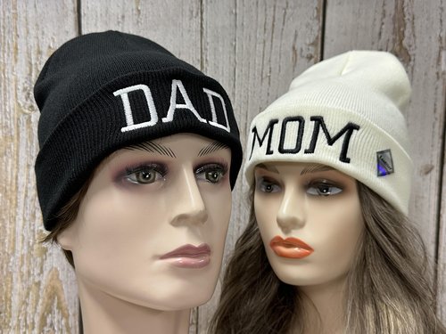 Enodtter Dad Mom Beanies for Couples, Black & White Matching Skullies Hats Set, Winter Warm Knit Knitted Hats, Gifts for Anniversary