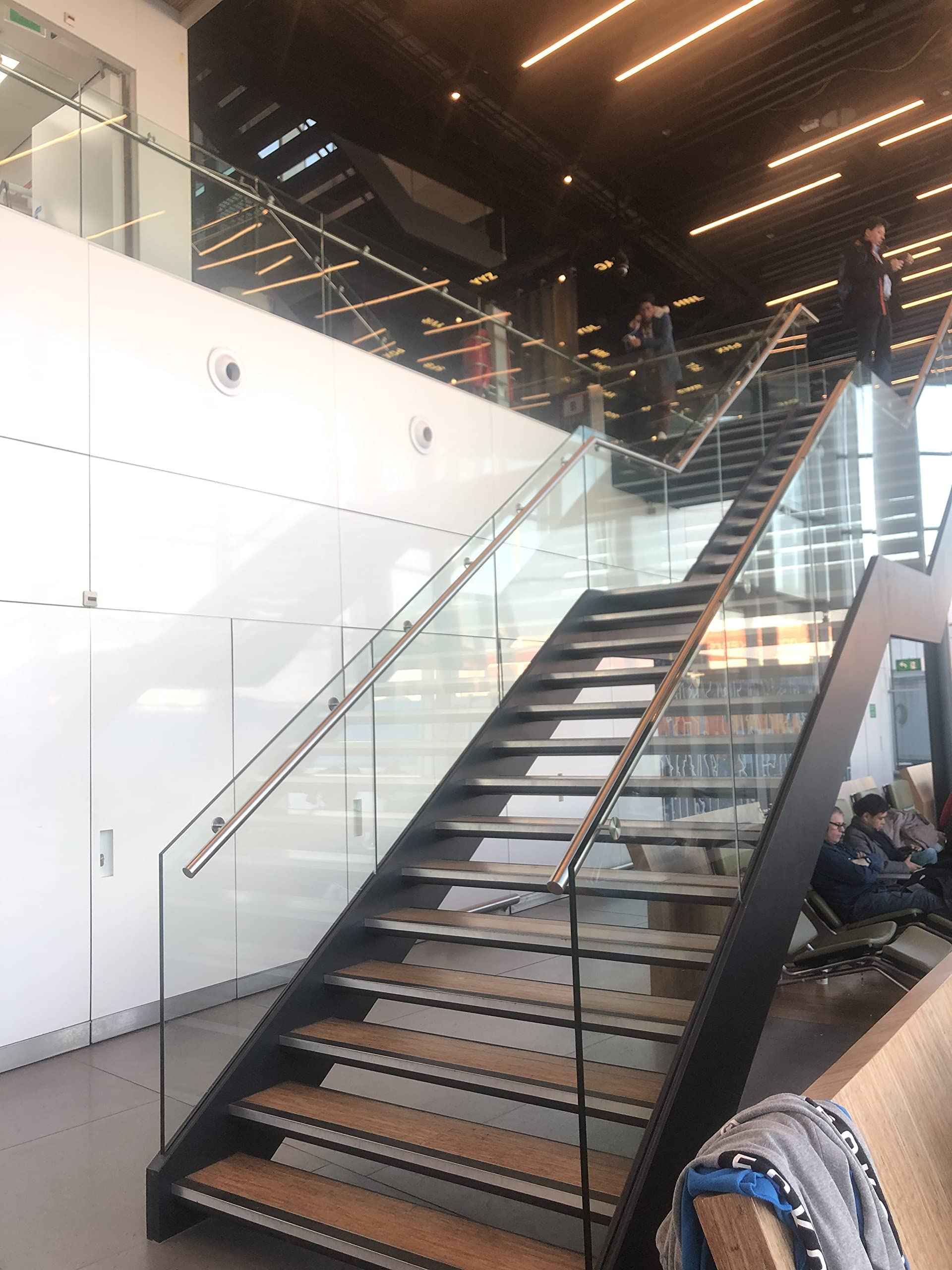 LANGLIER Handrail Brackets for Adjustable Staircase Stair Railing Brackets with Screws (Plane, Black)