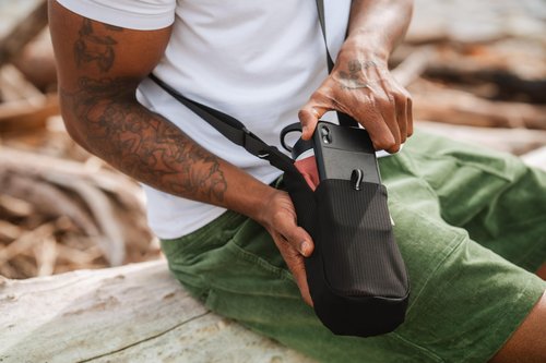 ChicoBag Adjustable Bottle Sling rePETe + Refine (Obsidian)