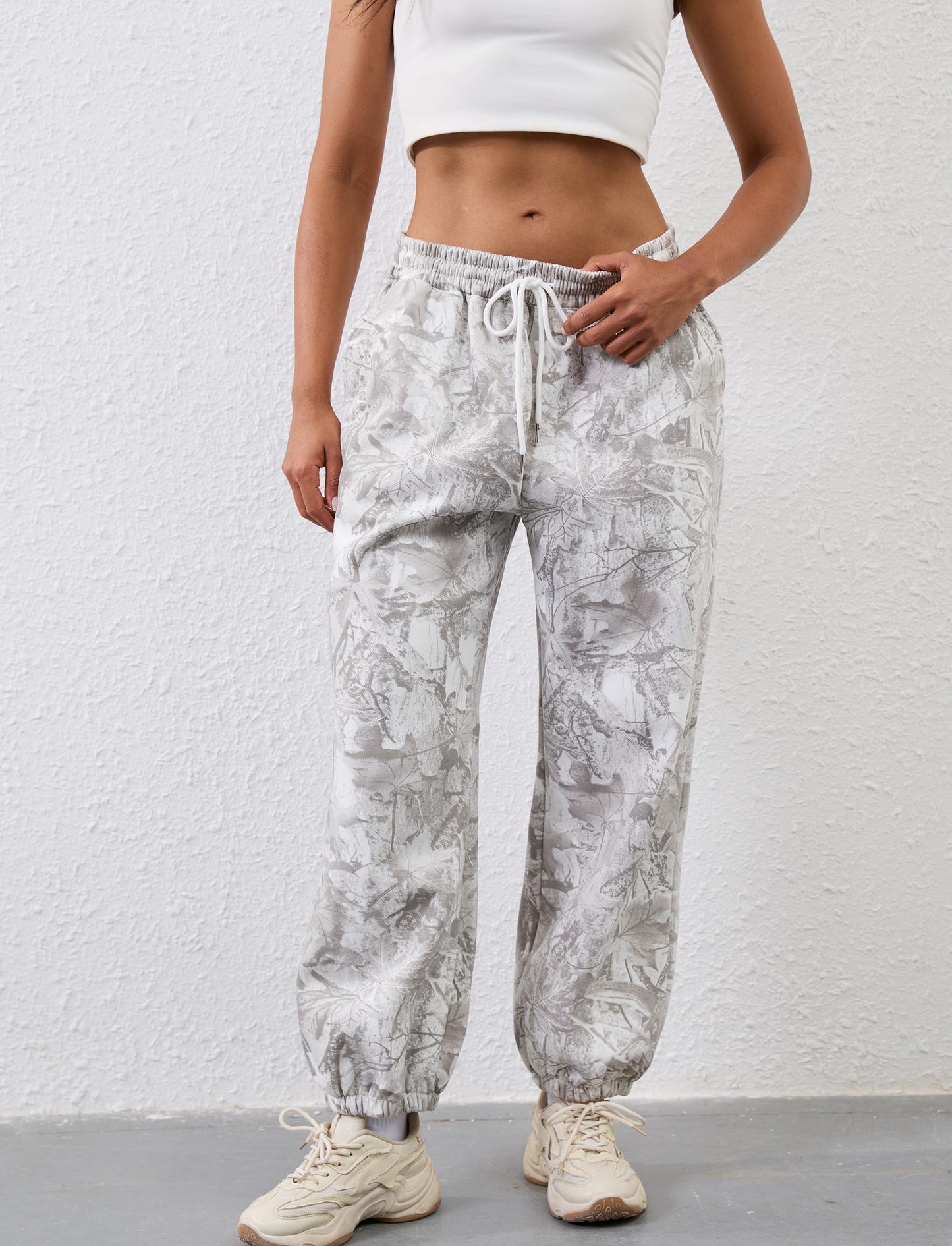 MSBESYOR Casual Camo Sweatpants for Women Baggy Fleece Y2K Camouflage High Waisted Joggers Pants with Pockets Streetwear
