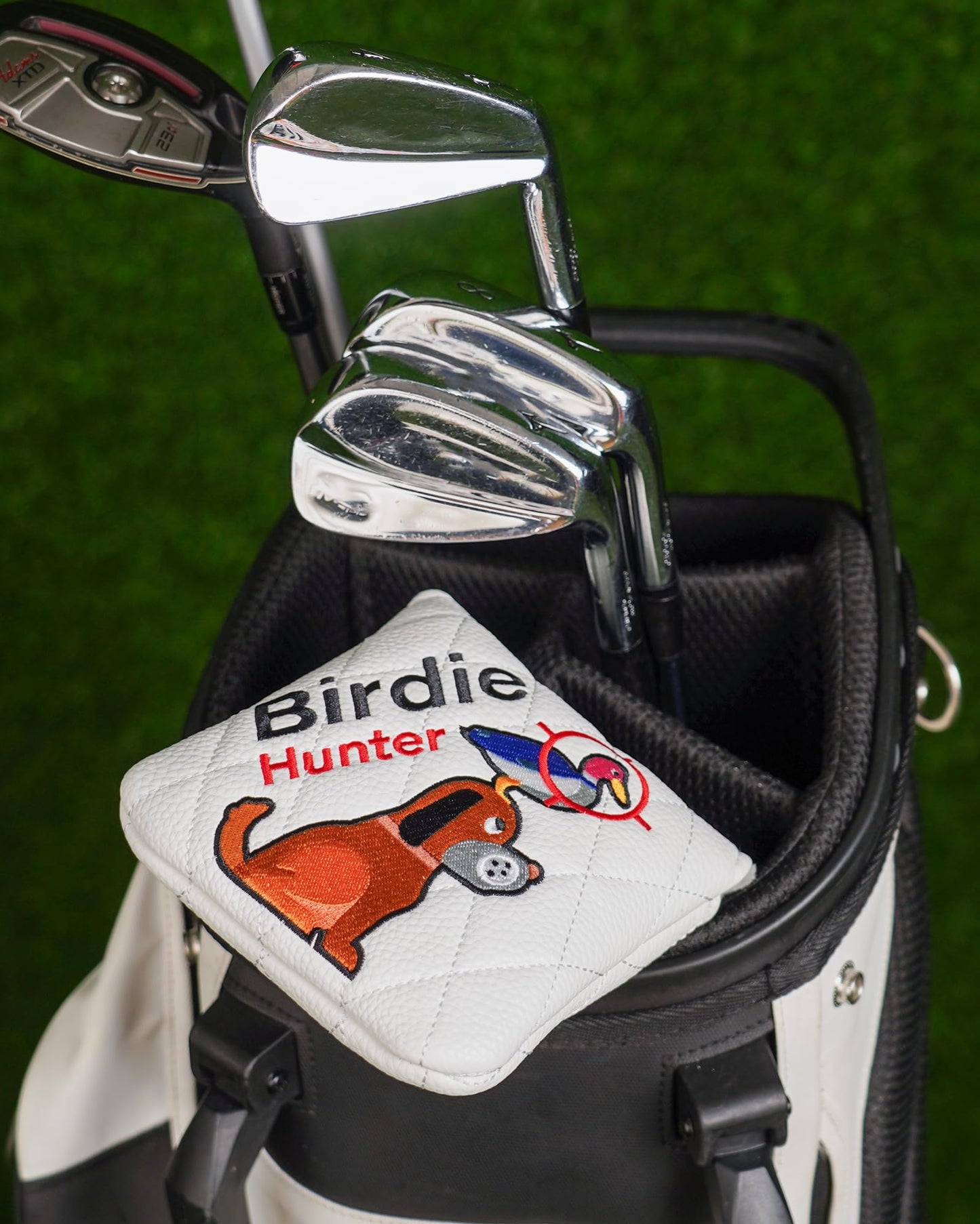 Big Teeth Golf Putter Cover Mallet Golden Retriever, Heel Shaft Golf Square Mallet Putter Cover Headcover Magnetic Birdie Hunting Embroidered Headcover White