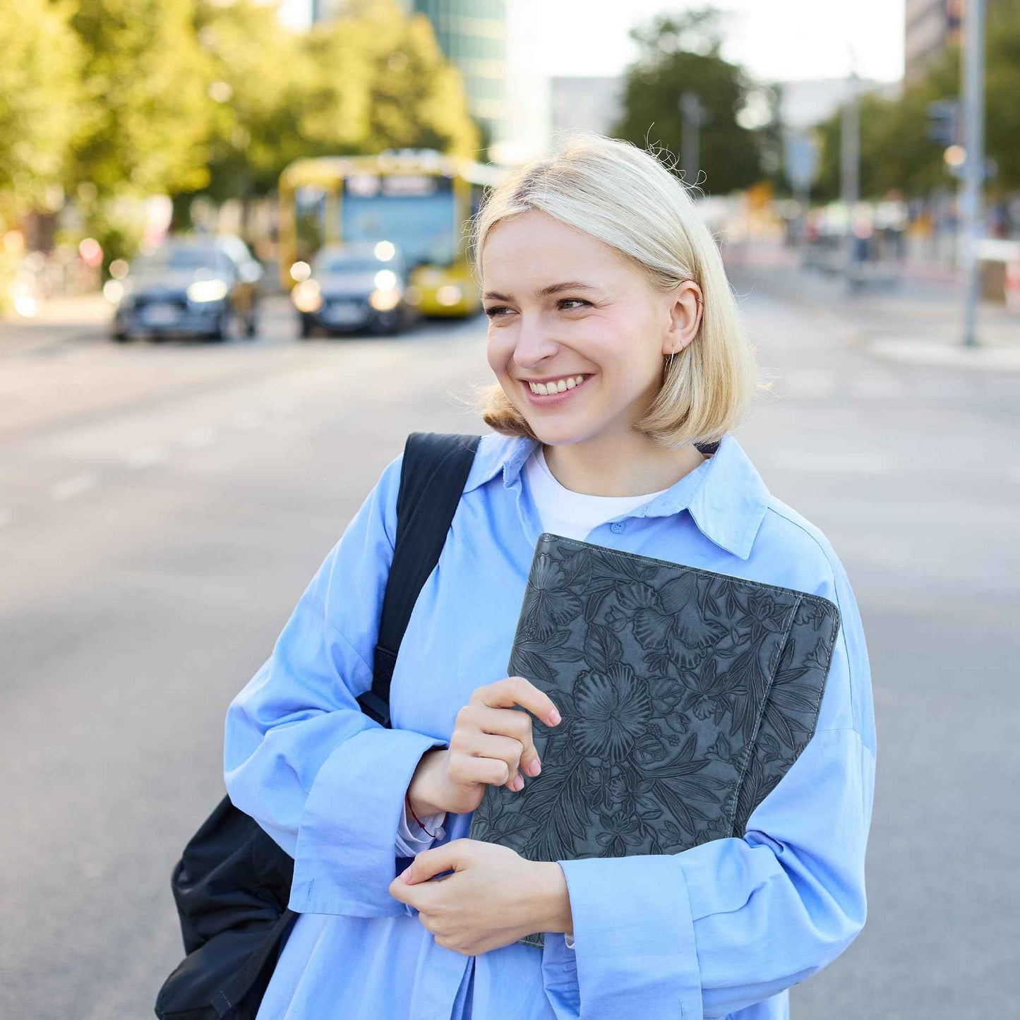 Embossed Vegan Leather Portfolio for Women,Professional Organize Padfolio with A4 Notepad Holder,Professional Business Document Organizer for Women (Blue)