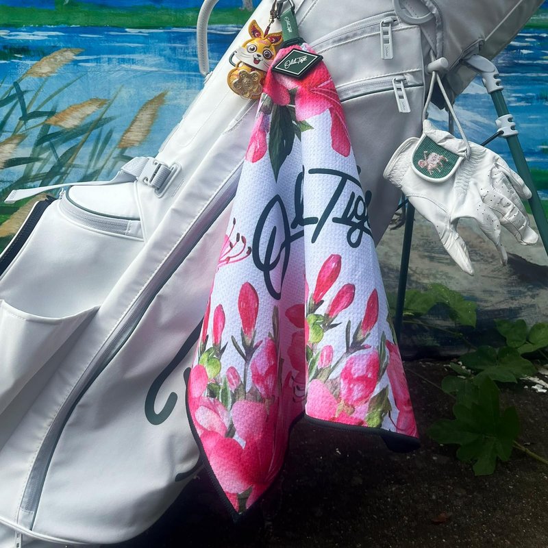Swig Sip Premium Magnetic Golf Towel - Fast Drying, Easy Clean, Soft Waffle Weave Towel for Men & Women - 18x18inches,with Magnet for Golf Carts & Clubs - Ideal for Golfers (Flowers, 16 * 24 inches)