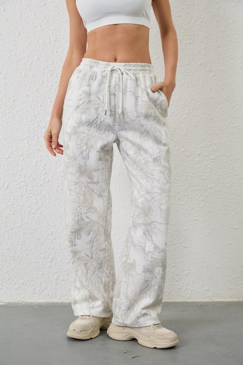 Burtell Casual Wide Leg Camo Pants for Women Baggy Elastic High Waist Fleece Sweatpants Maple Leaf Drawstring Lounge Pants