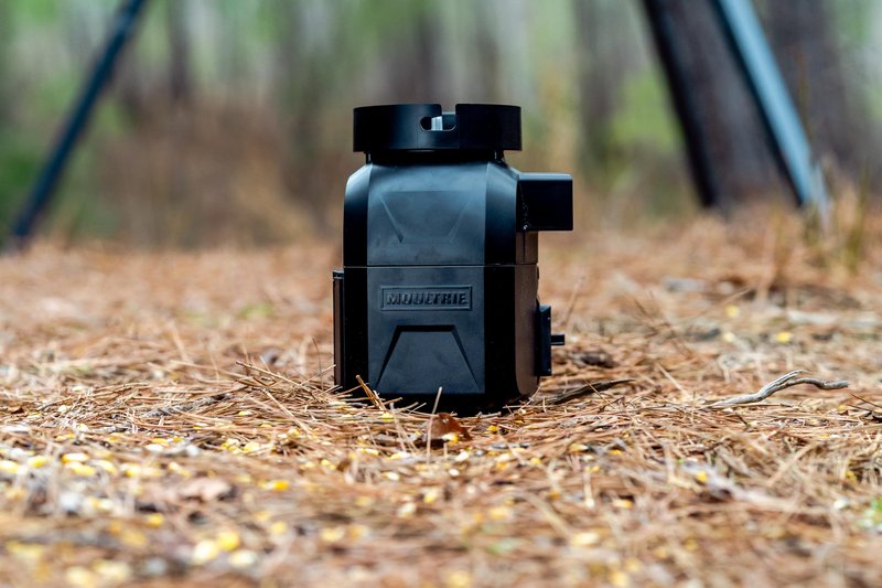 Moultrie Pro Hunter III Directional Feeder Kit - Moultrie Connect Bluetooth, 10 Daily Feed Times, Solar Ready, Pairs with Edge 3, MFG-15099