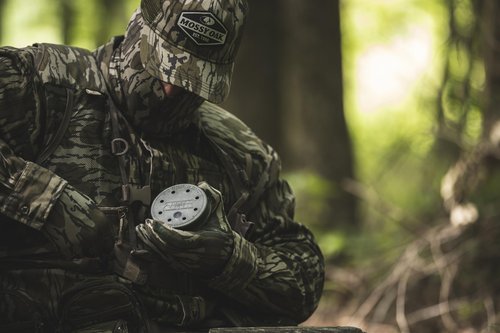 Mossy Oak Camo Hunting Face Mask, Hunting Neck Gaiter, Greenleaf