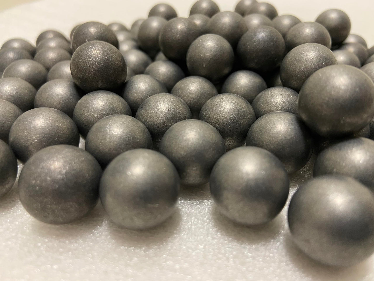 Alien Play 43 Caliber Aluminum Balls 100 X .43 Cal Self Defense Alu Ammo 1.8 Grams Solid Balls for Training and Target Practice Fit for PPQ G17 (Metallic Grey, Aluminum)