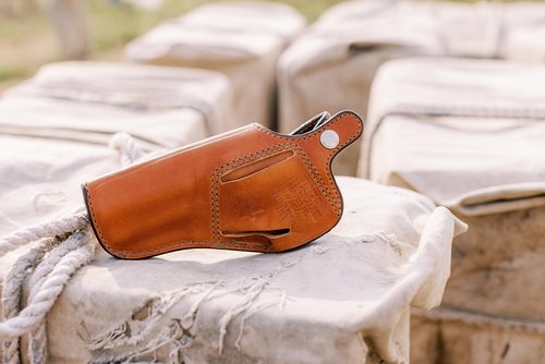 Bianchi, 111 Cyclone Holster, Plain Tan, Size 09, Right Hand (12688)