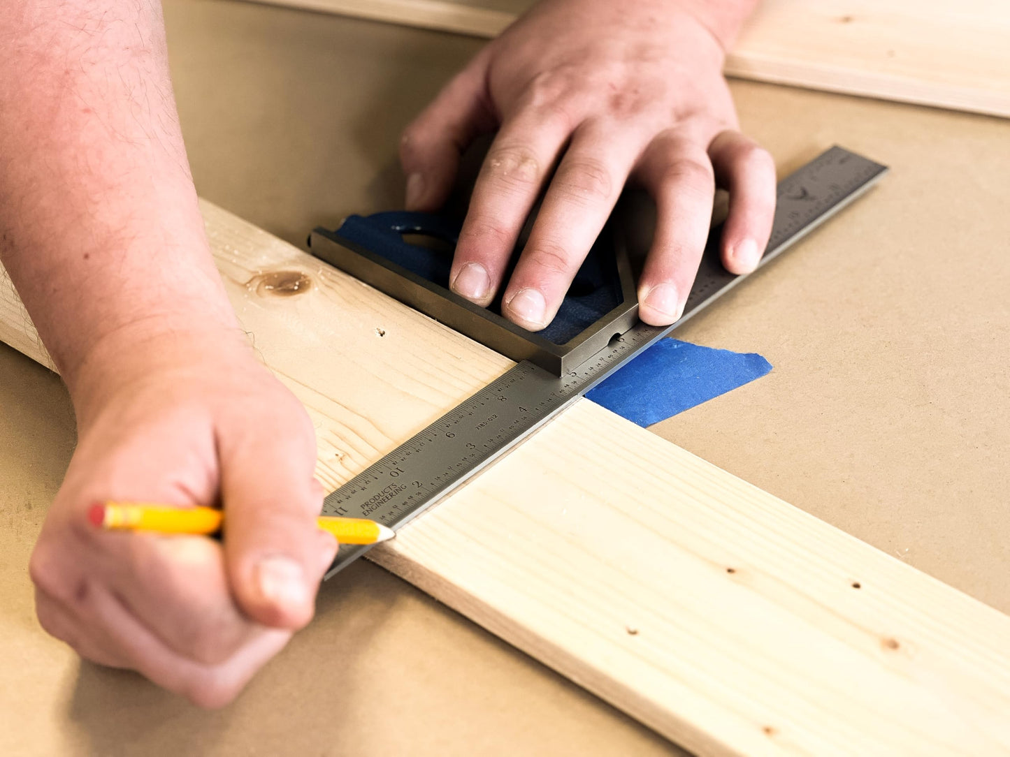 PEC Tools 2-Piece Combination Square Set - 4R 6” Machinist Blade Cast Steel Head, Reversible Locking Bolt, Scribe, for Metalworking, Carpentry and Multiple Applications, Made in USA