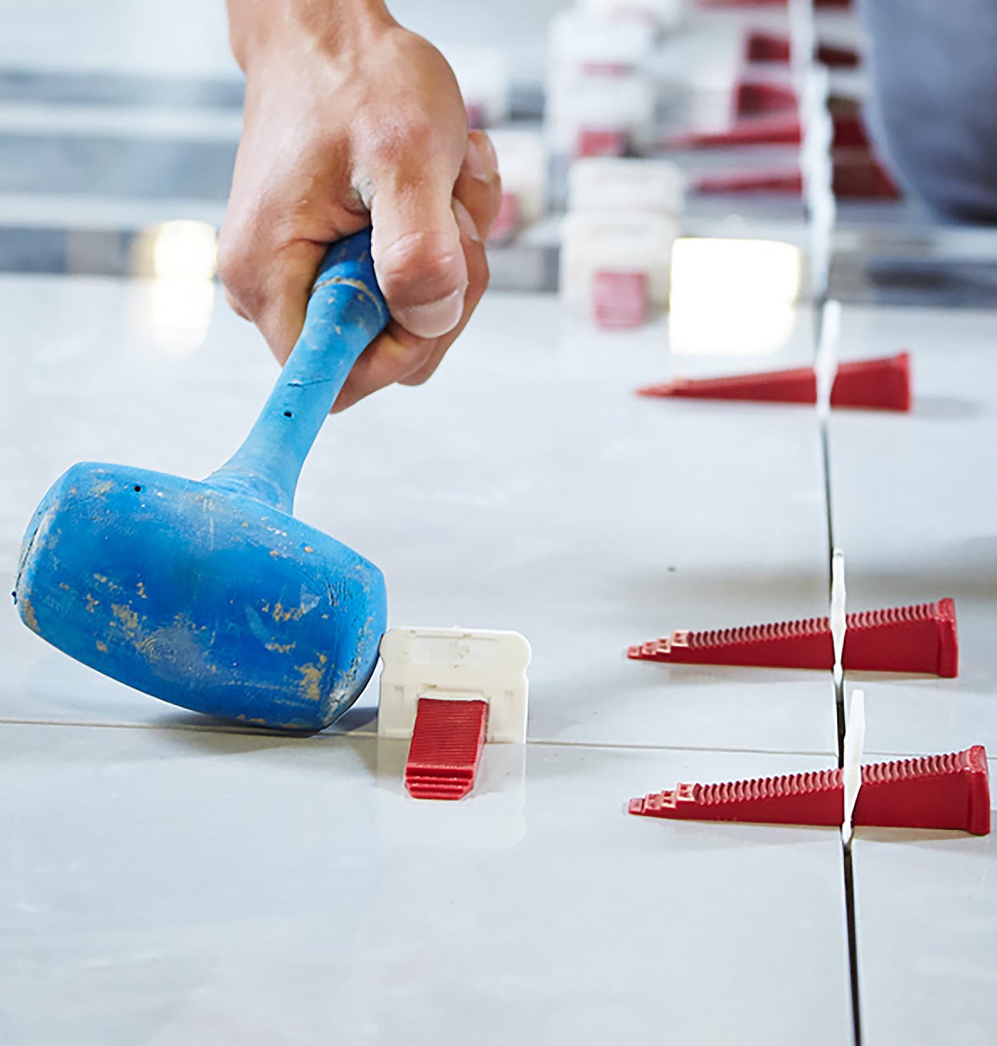 Perfect Level Master 300pcs T-Lock Tile Leveling System Wedges Kit