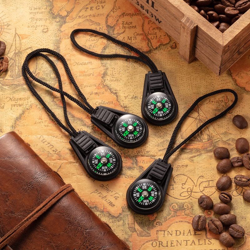 200 Pack Mini Survival Compass Outdoor Camping Hiking Pocket Compass Mini Compass for Paracord Bracelet Necklace Key Chain Outdoor Activities Accessory