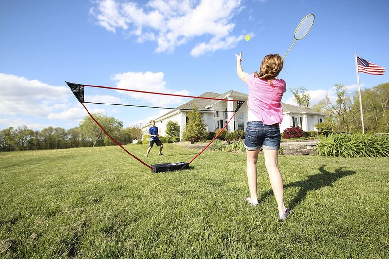 Zume Games Portable Badminton Set – 4 Rackets, 2 Shuttlecocks, Freestanding Net, and Carrying Case – Quick Setup Outdoor Game for Backyard, Beach, Camping, and Family-Friendly Activities