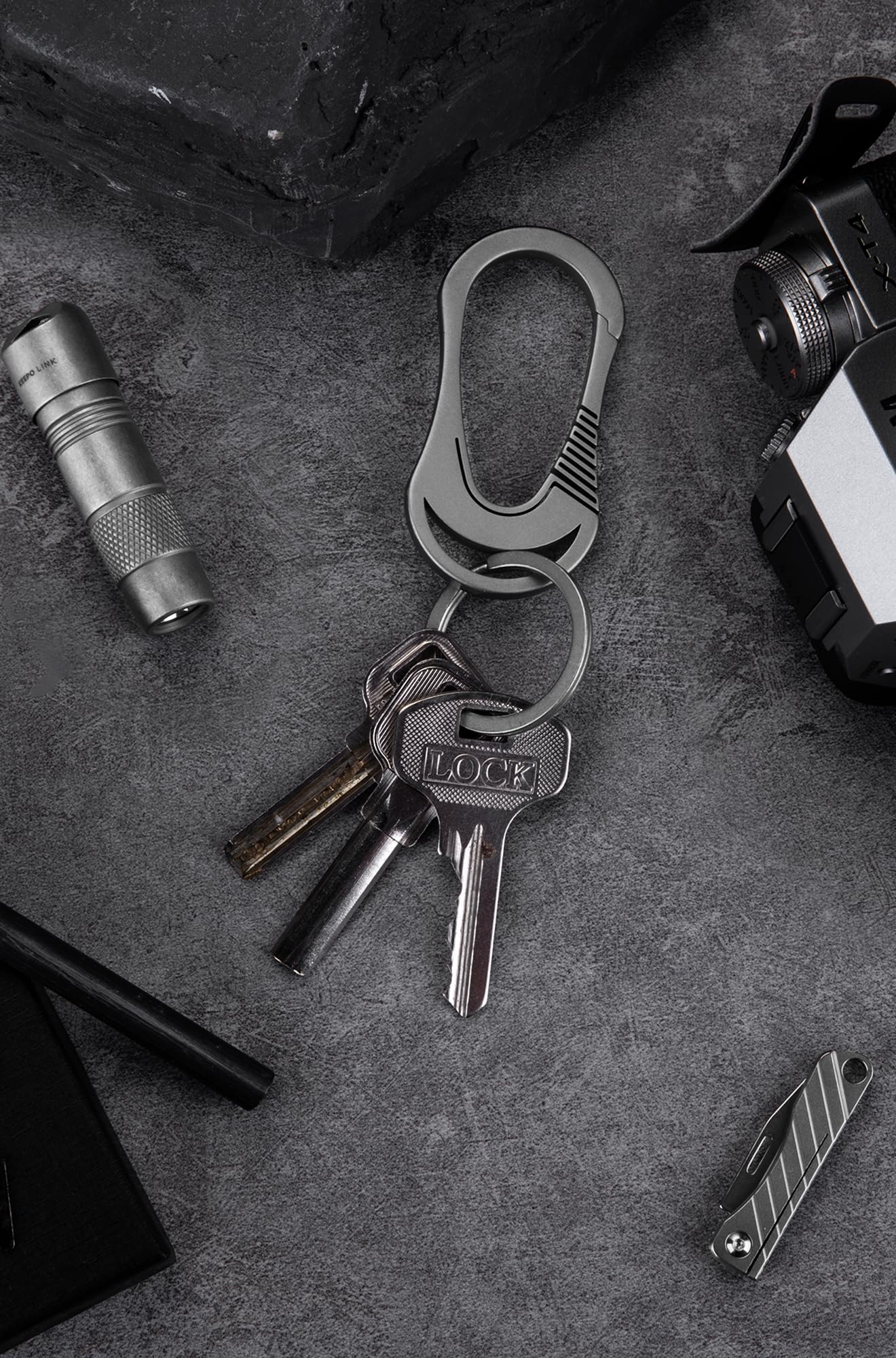 KEEPO LINK Titanium Keychain Carabiner Clip for Keys, EDC Carabiner Keychain Key Ring for Men & Women, OLM01 (Gunmetal Grey)