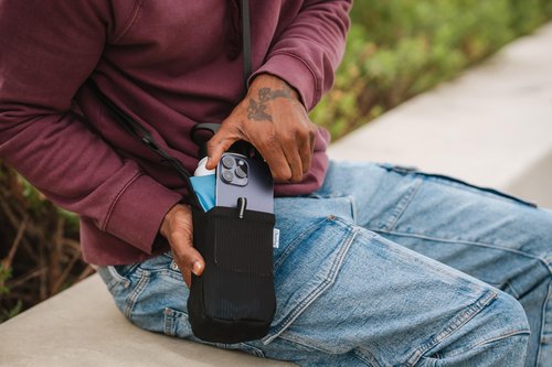 ChicoBag Adjustable Bottle Sling rePETe + Refine (Obsidian)